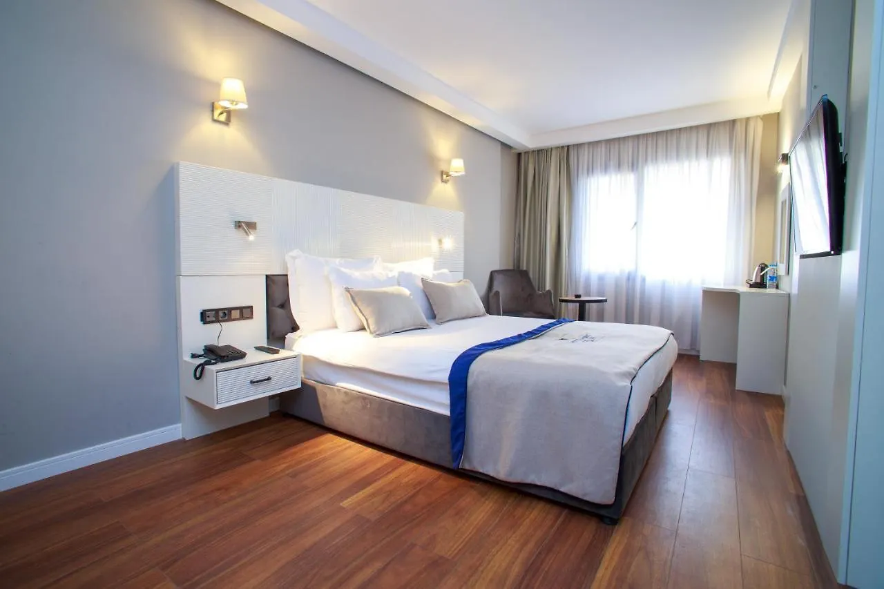 BW Izmir Hotel 4*,