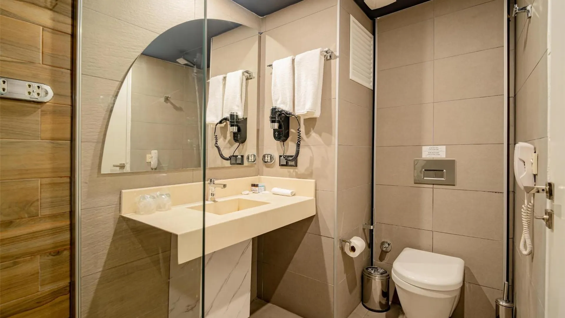 Best Western Izmir Hotel 4*,